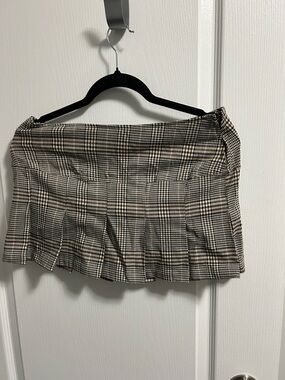 Harlow Plaid Pleated Mini Skirt in Tan & Black